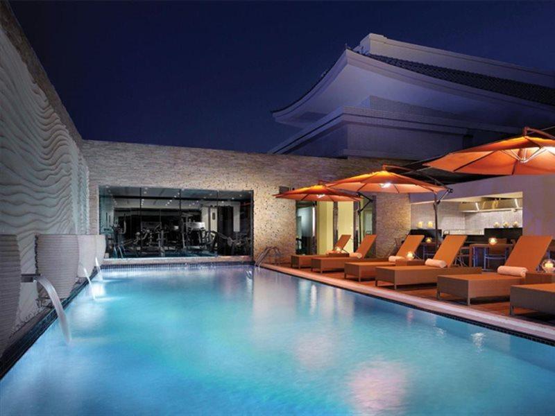 Asiana Hotel Dubai Eksteriør bilde The swimming pool at the hotel