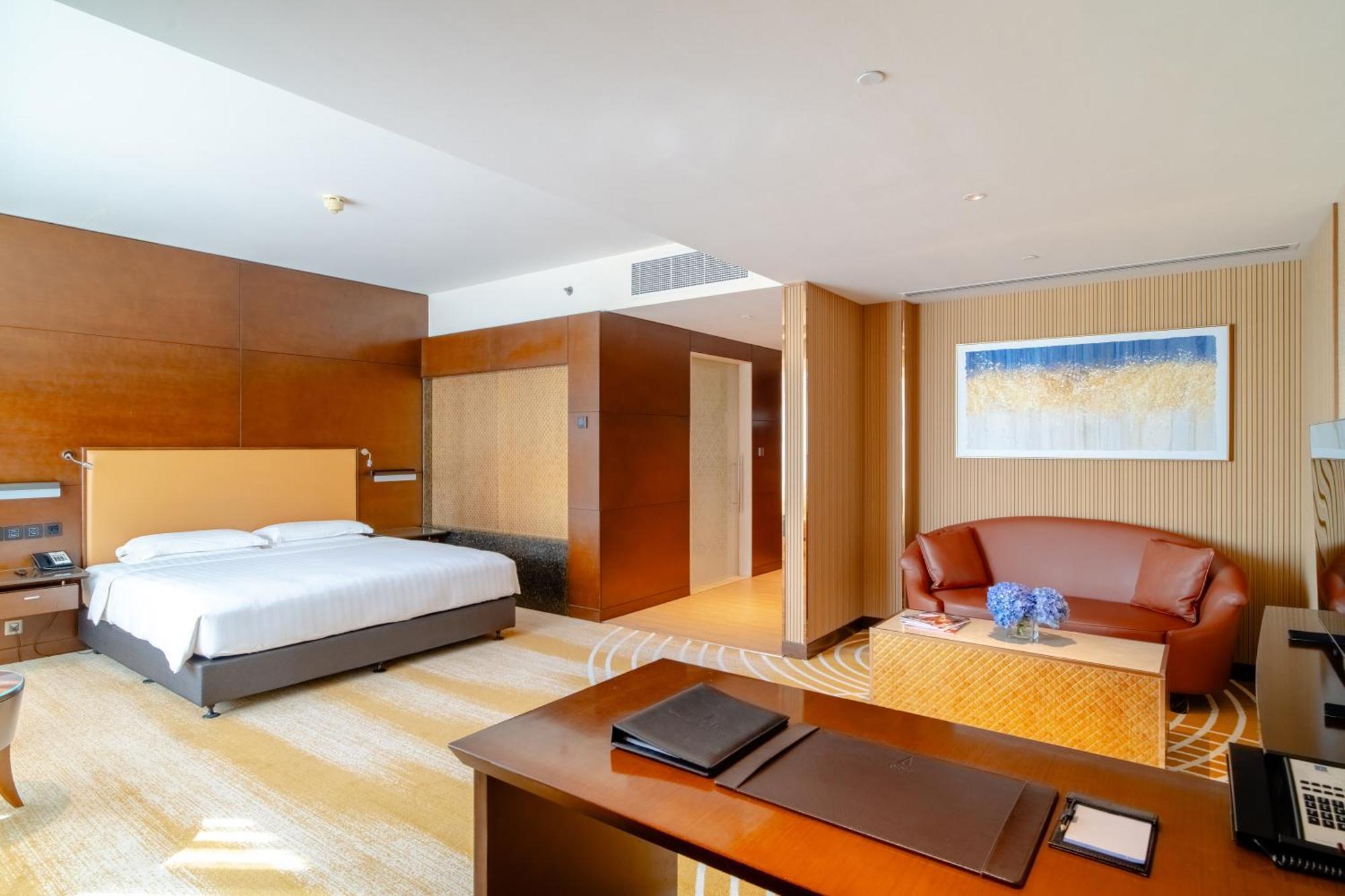 Asiana Hotel Dubai Eksteriør bilde A suite at the hotel