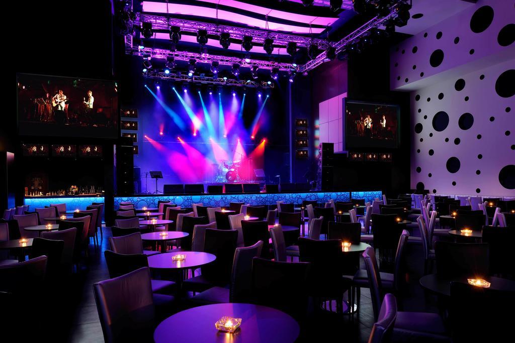 Asiana Hotel Dubai Eksteriør bilde The interior of the nightclub